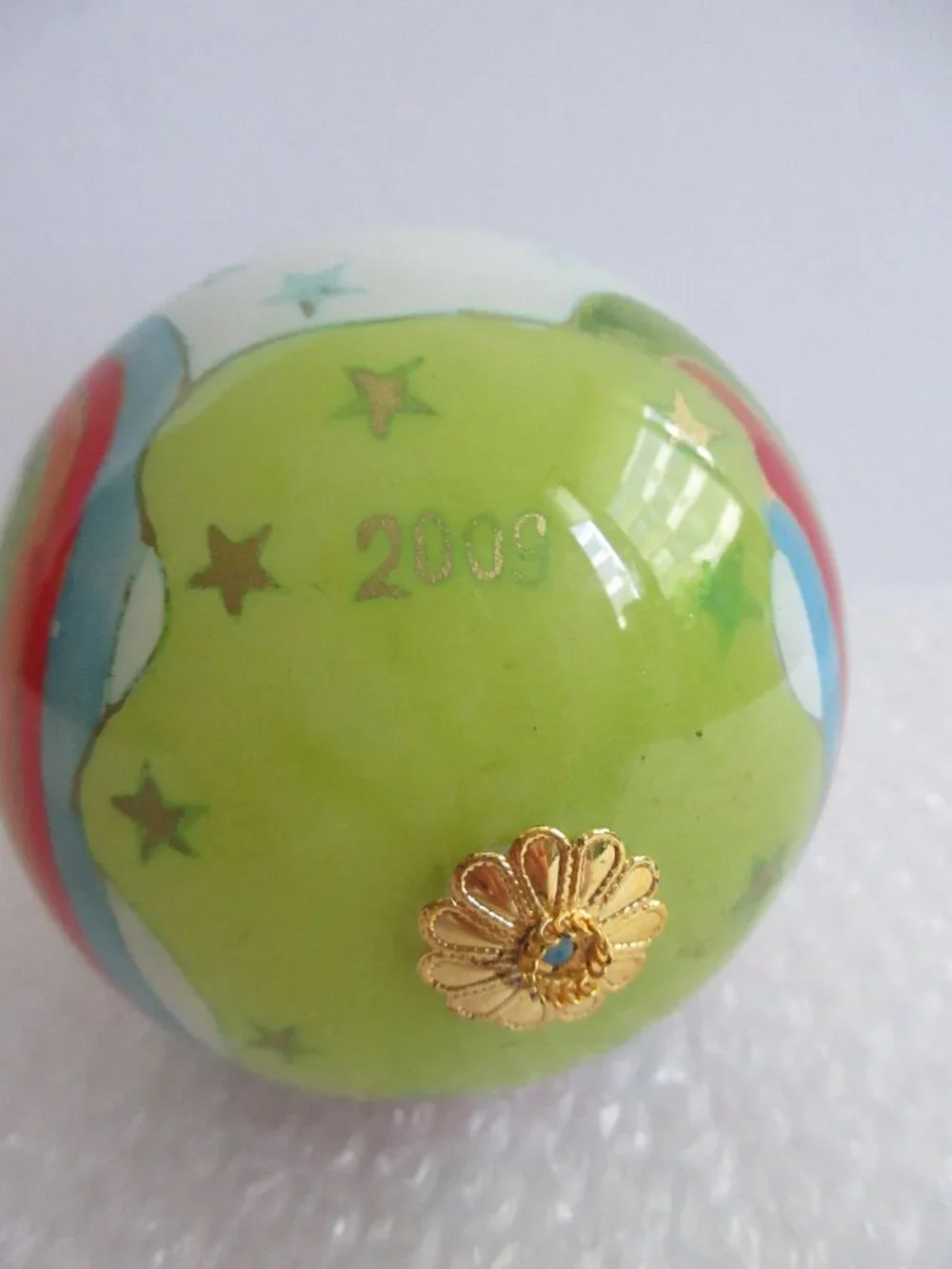 Pier 1 Li Bien Snowmen Glass Christmas Ornament 2009 Reverse Hand Painted